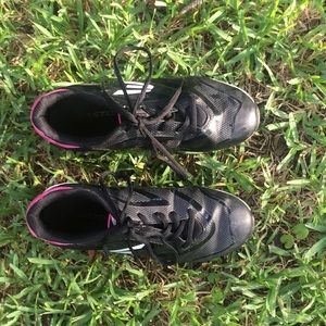 Youth Girl softball cleats!